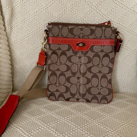 Handbags - Small coach purse